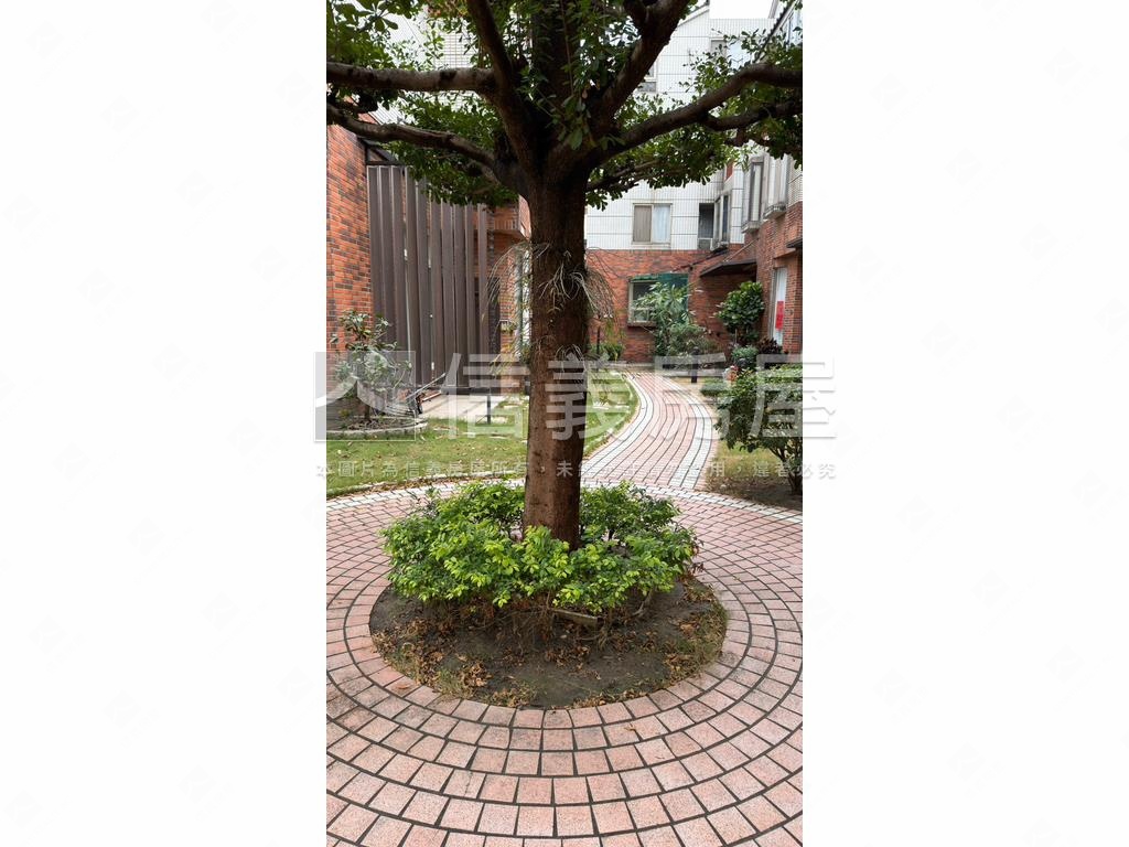 大里美裝潢大兩房大空間房屋室內格局與周邊環境