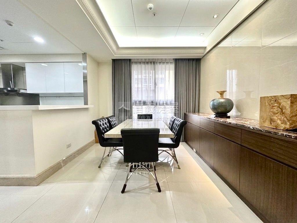 專任名邸惠宇仰德磅礡再現房屋室內格局與周邊環境