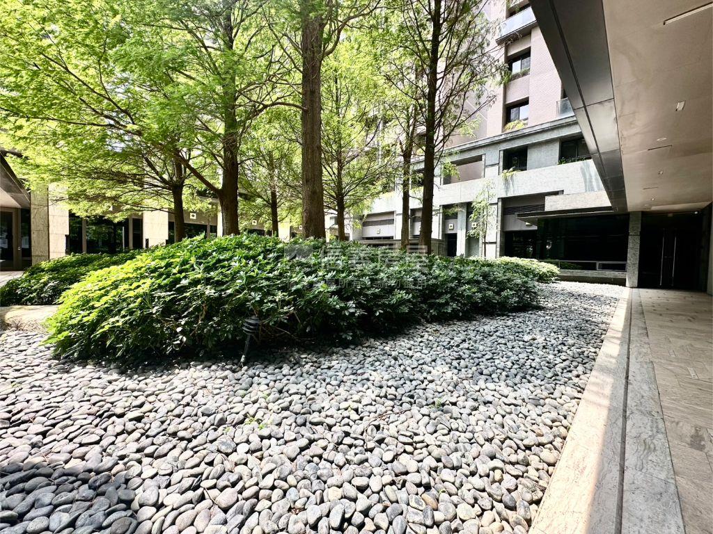 專任名邸惠宇仰德磅礡再現房屋室內格局與周邊環境
