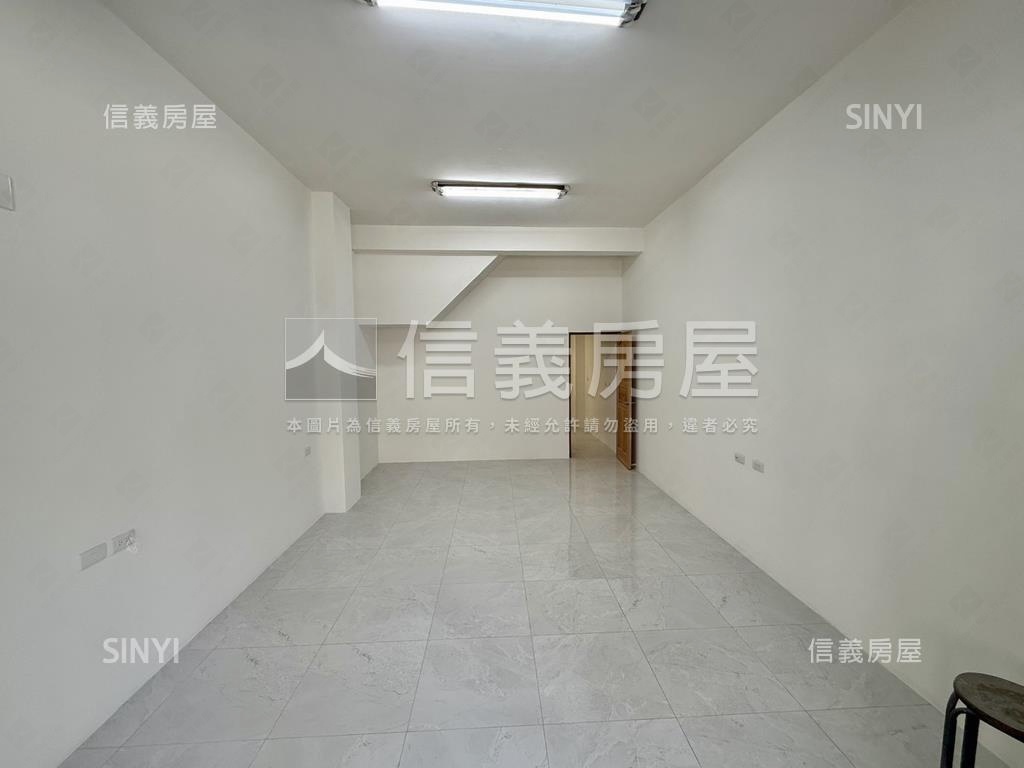 近南紡裕農路整新店住房屋室內格局與周邊環境