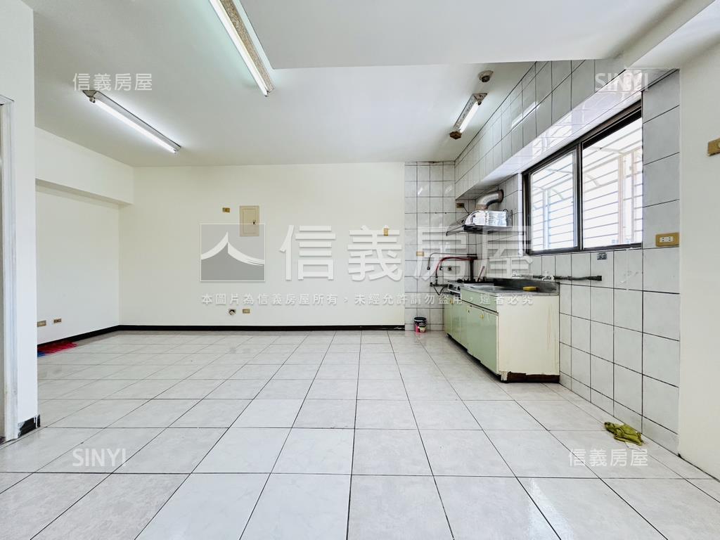 三重商工旁。臻藏高樓兩房房屋室內格局與周邊環境