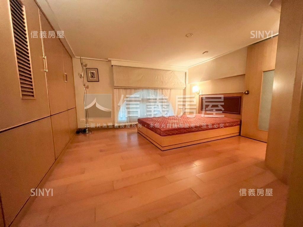 雲天硯彩。流霞逸景房屋室內格局與周邊環境