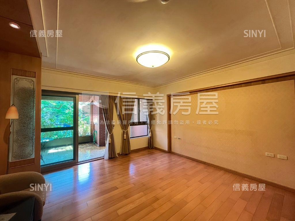 雲天硯彩。流霞逸景房屋室內格局與周邊環境