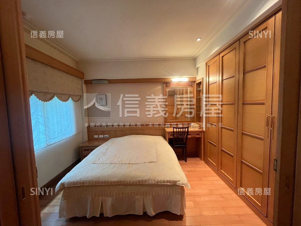 雲天硯彩。流霞逸景房屋室內格局與周邊環境