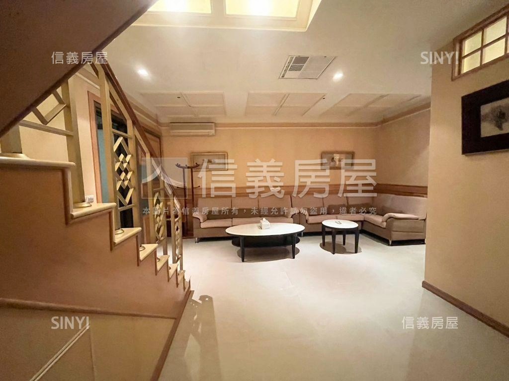 雲天硯彩。流霞逸景房屋室內格局與周邊環境