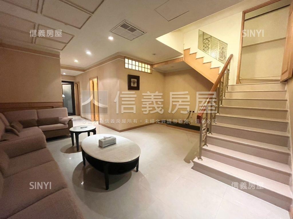 雲天硯彩。流霞逸景房屋室內格局與周邊環境