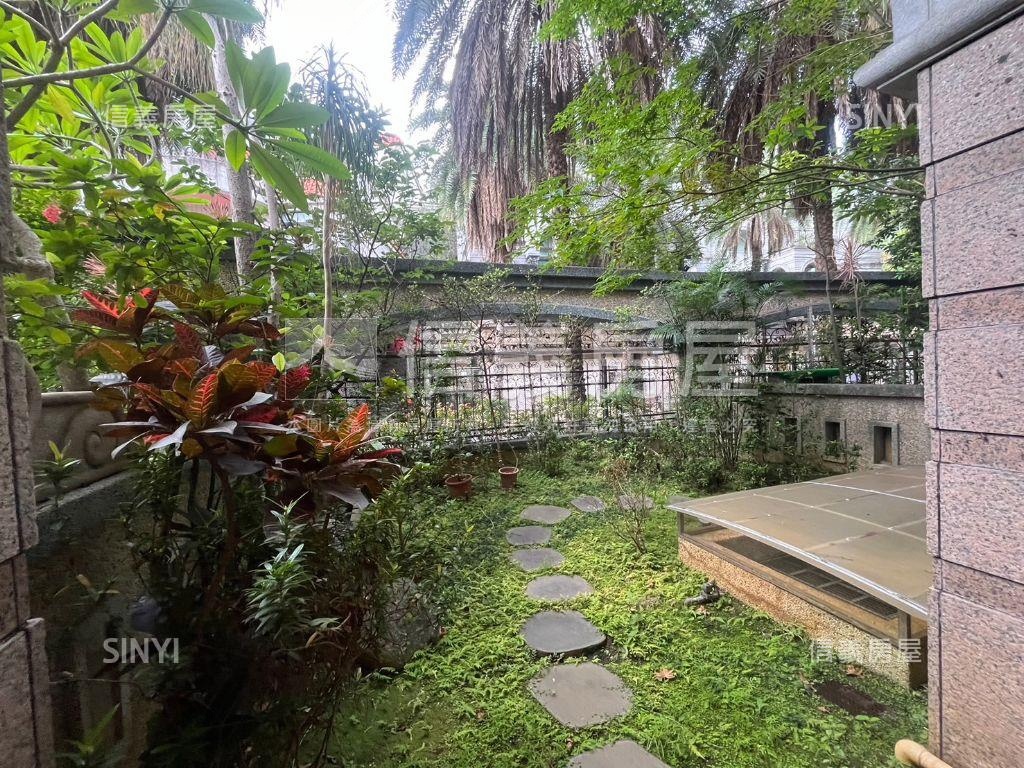 雲天硯彩。流霞逸景房屋室內格局與周邊環境