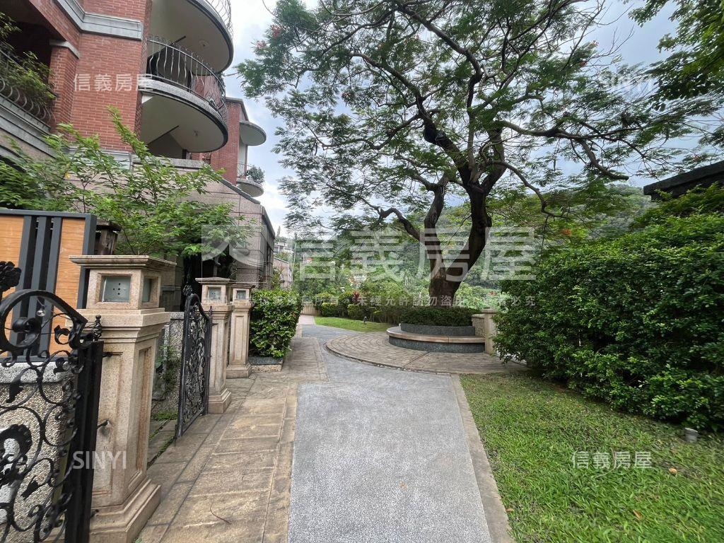 雲天硯彩。流霞逸景房屋室內格局與周邊環境