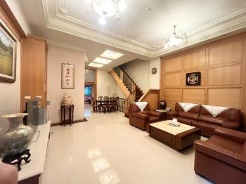 雲天硯彩。流霞逸景