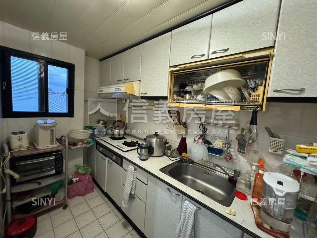 捷運旁✦靜謐角落陽光宅房屋室內格局與周邊環境