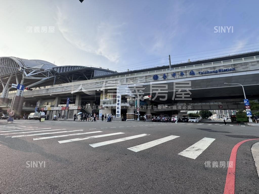 東區近秀泰前後臨路透天房屋室內格局與周邊環境
