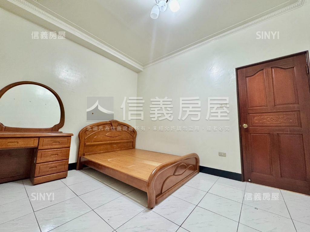 大橋商圈社區型三房含車位房屋室內格局與周邊環境