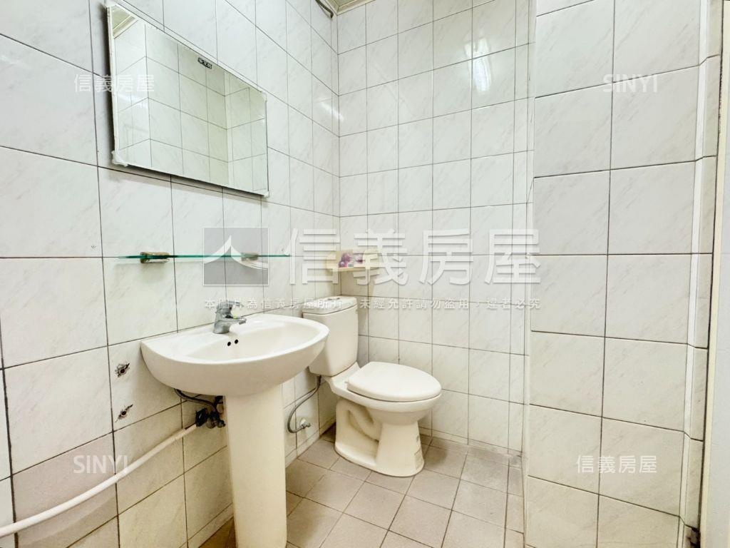 大橋商圈社區型三房含車位房屋室內格局與周邊環境