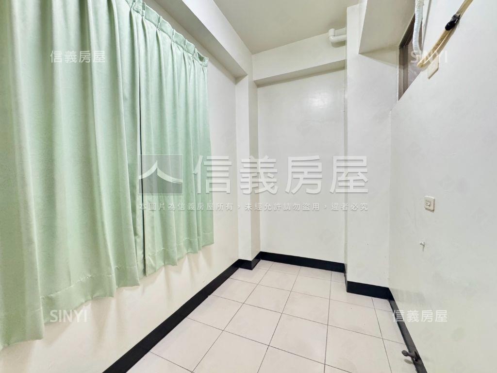 大橋商圈社區型三房含車位房屋室內格局與周邊環境