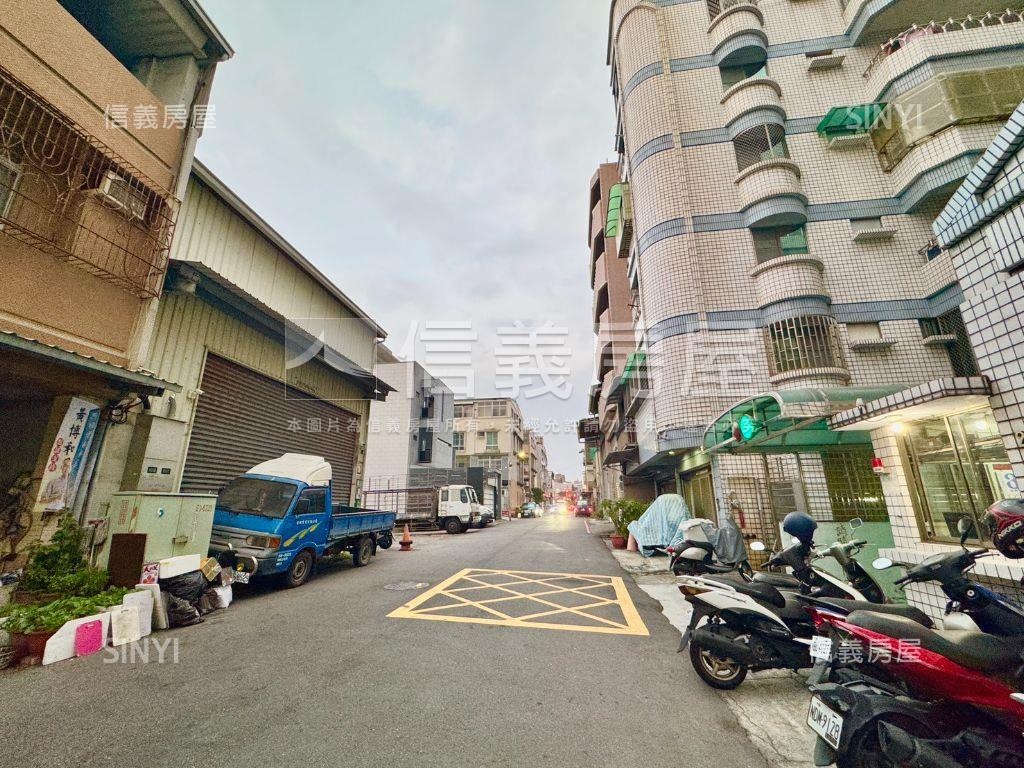 大橋商圈社區型三房含車位房屋室內格局與周邊環境