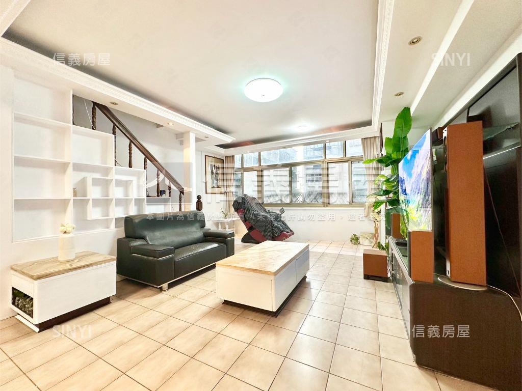 板橋五鐵共構豪美兩層空間房屋室內格局與周邊環境
