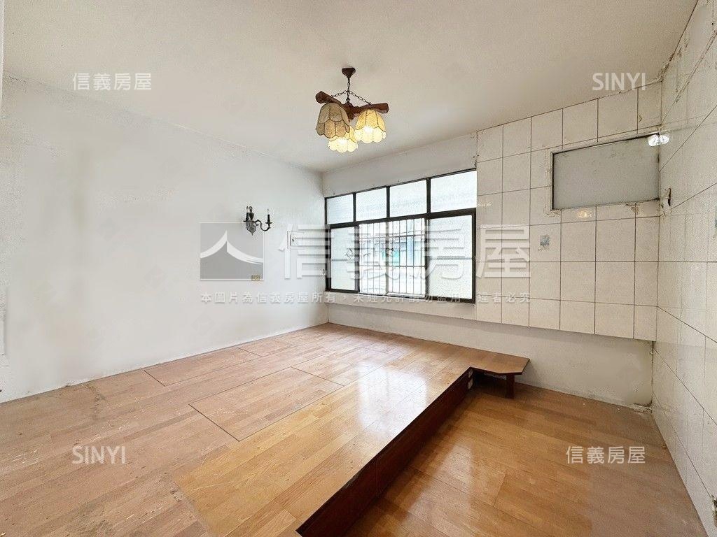 近捷運林園延伸線邊間透天房屋室內格局與周邊環境