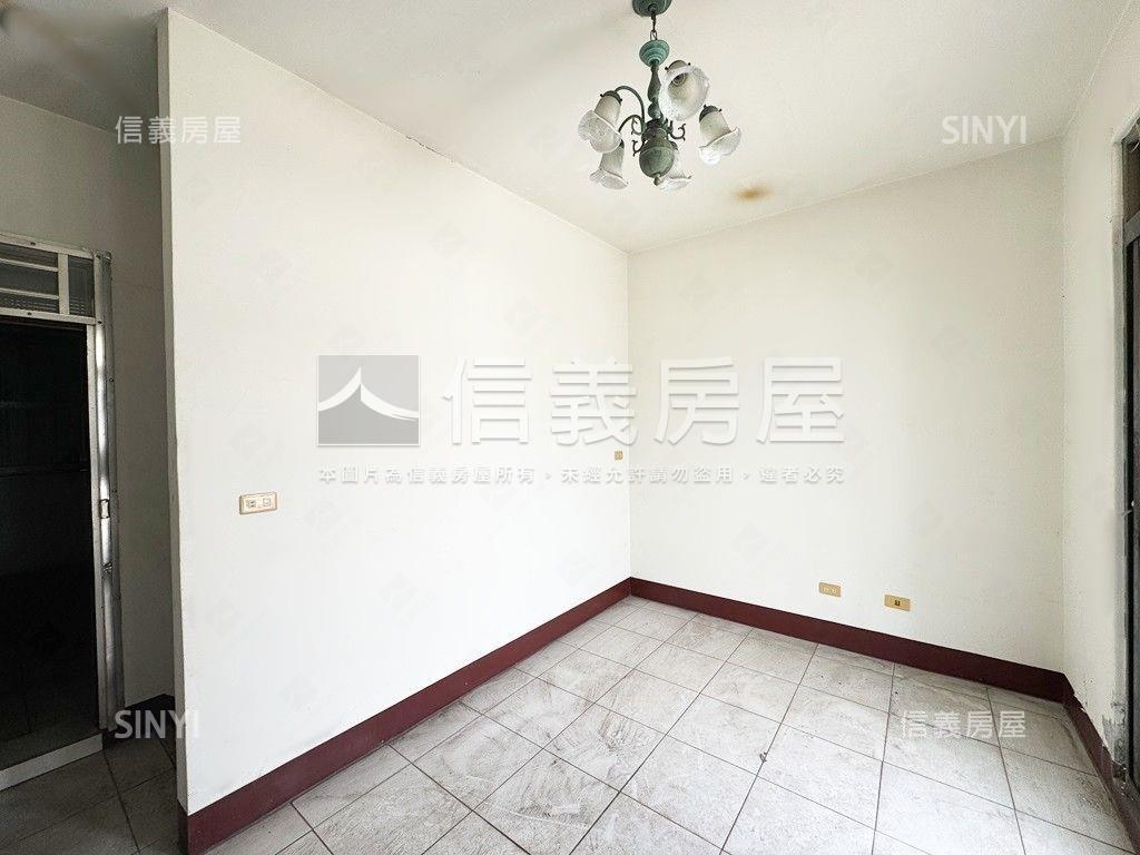 近捷運林園延伸線邊間透天房屋室內格局與周邊環境