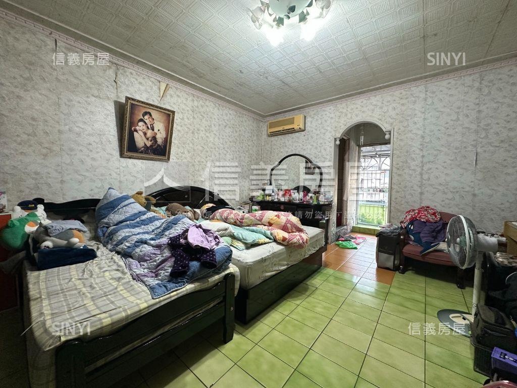 中正透天房屋室內格局與周邊環境