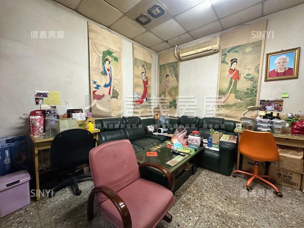 中正透天房屋室內格局與周邊環境