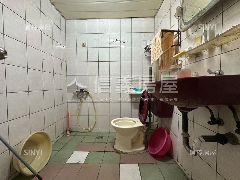 中正透天房屋室內格局與周邊環境