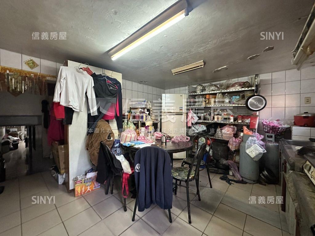中正透天房屋室內格局與周邊環境