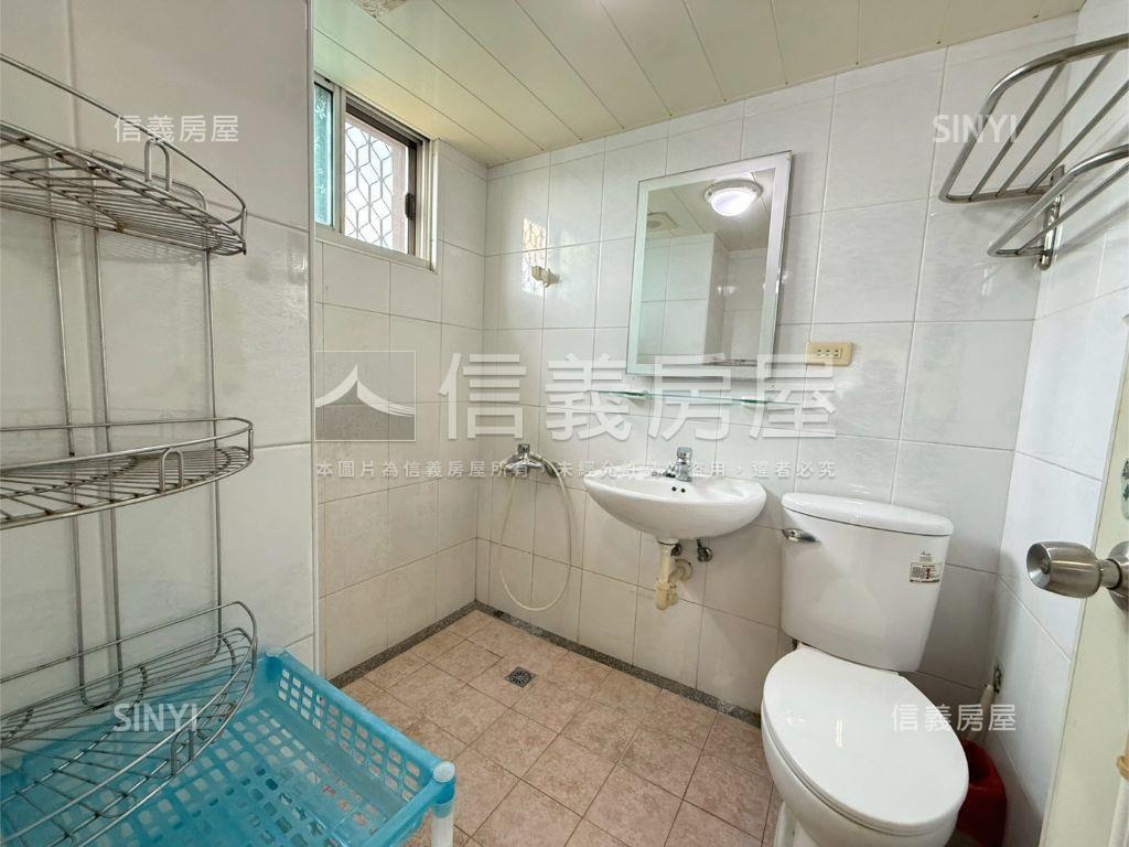 歸仁一層一戶便宜三房車位房屋室內格局與周邊環境