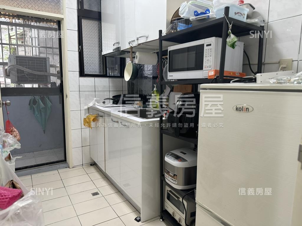 大學城四房車位大邊間房屋室內格局與周邊環境