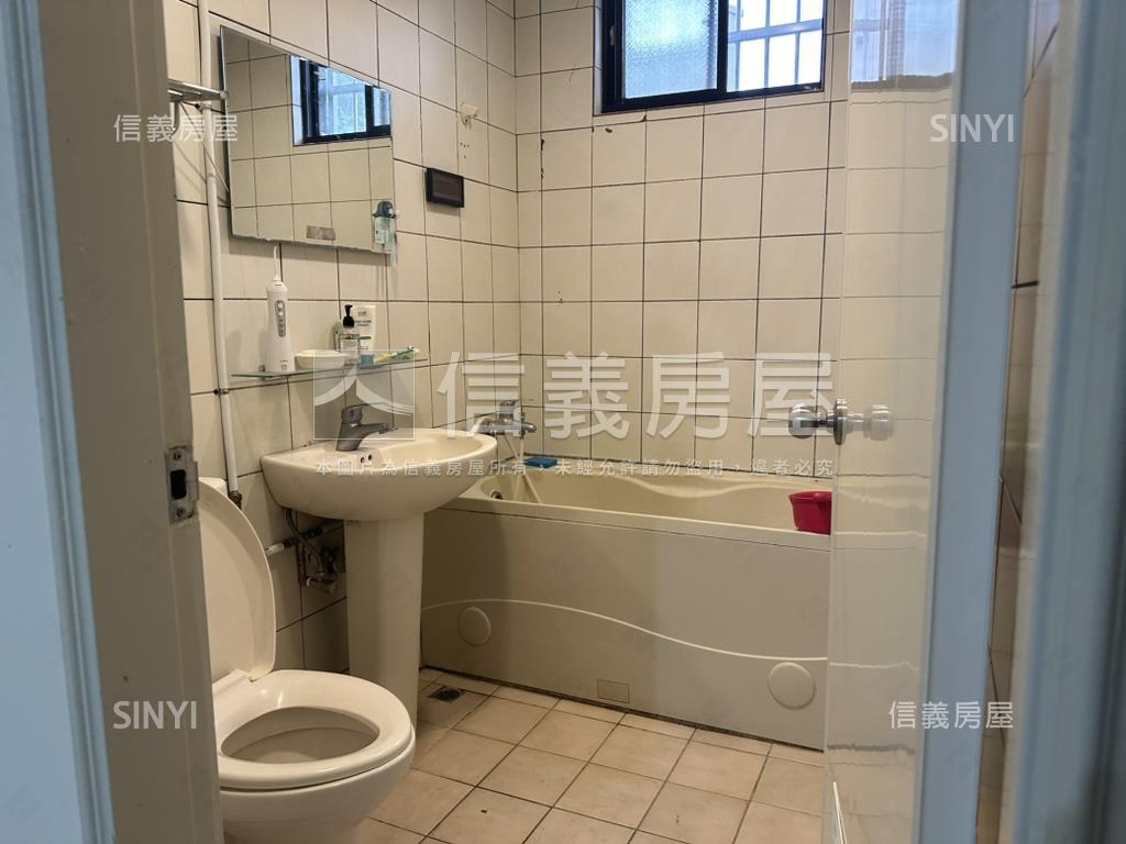 大學城四房車位大邊間房屋室內格局與周邊環境