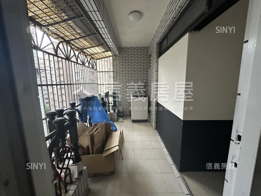 大學城四房車位大邊間房屋室內格局與周邊環境