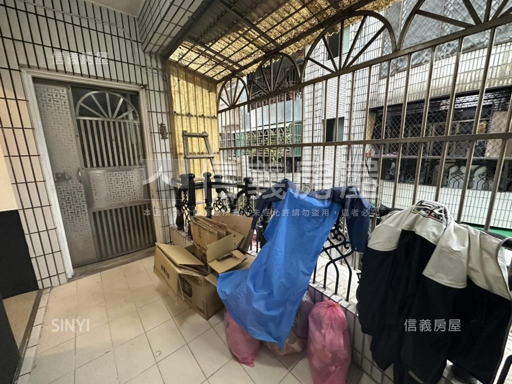 大學城四房車位大邊間房屋室內格局與周邊環境