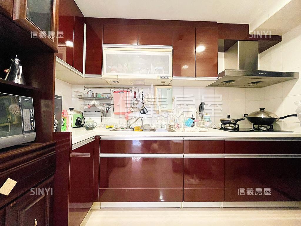 精選★Ｕ未來面中庭裝潢屋房屋室內格局與周邊環境