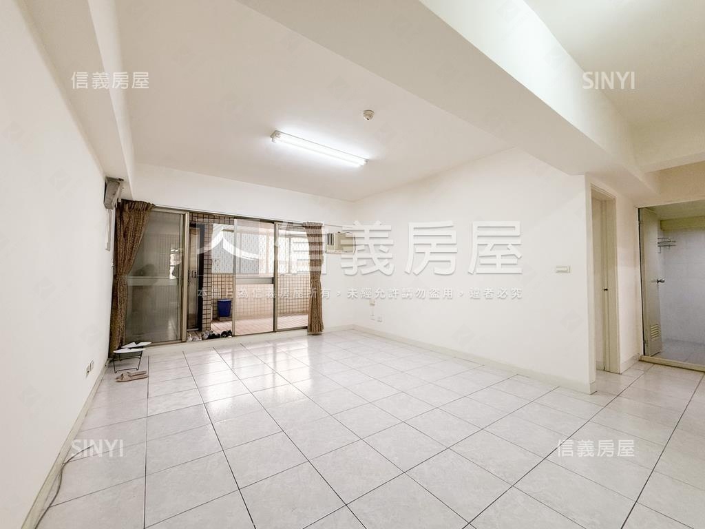 近五甲陽台進出美三房平車房屋室內格局與周邊環境