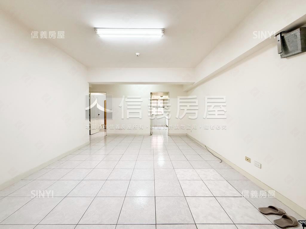 近五甲陽台進出美三房平車房屋室內格局與周邊環境