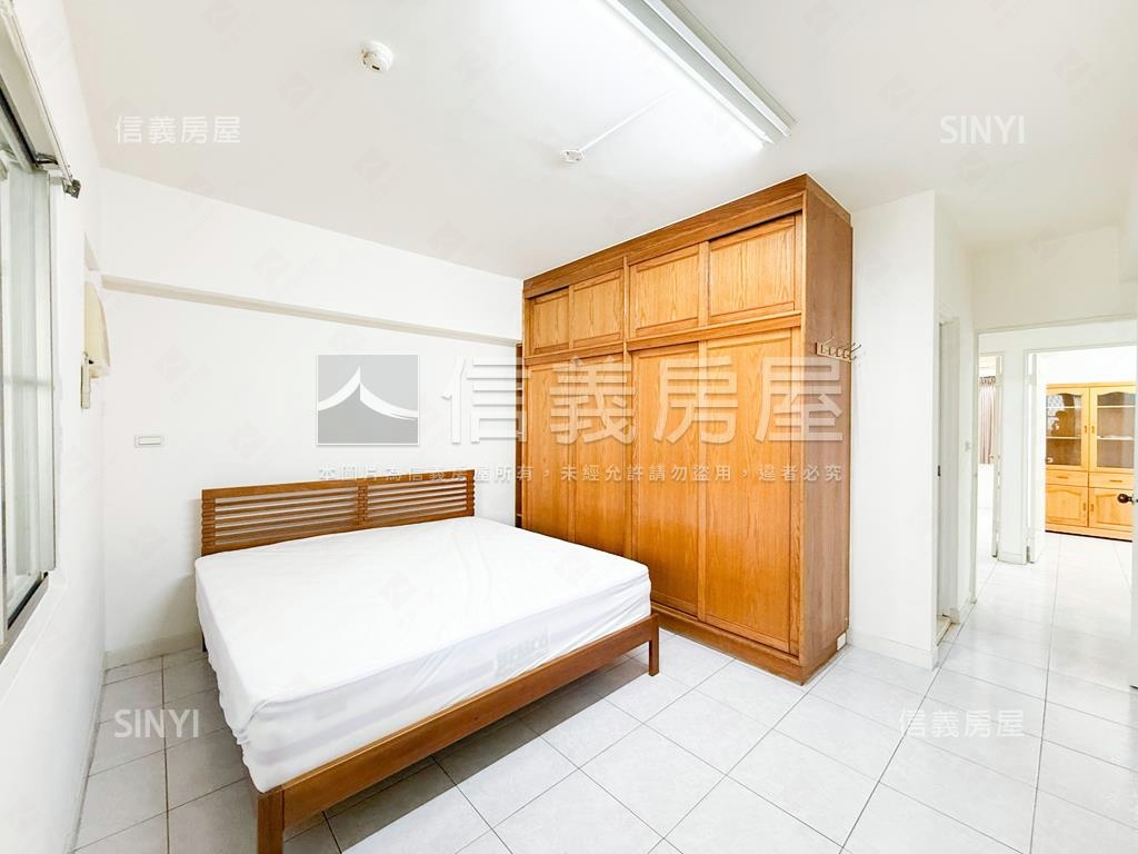 近五甲陽台進出美三房平車房屋室內格局與周邊環境