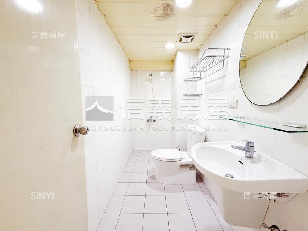 近五甲陽台進出美三房平車房屋室內格局與周邊環境