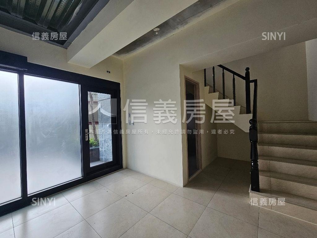 昌平。面寬金店面房屋室內格局與周邊環境