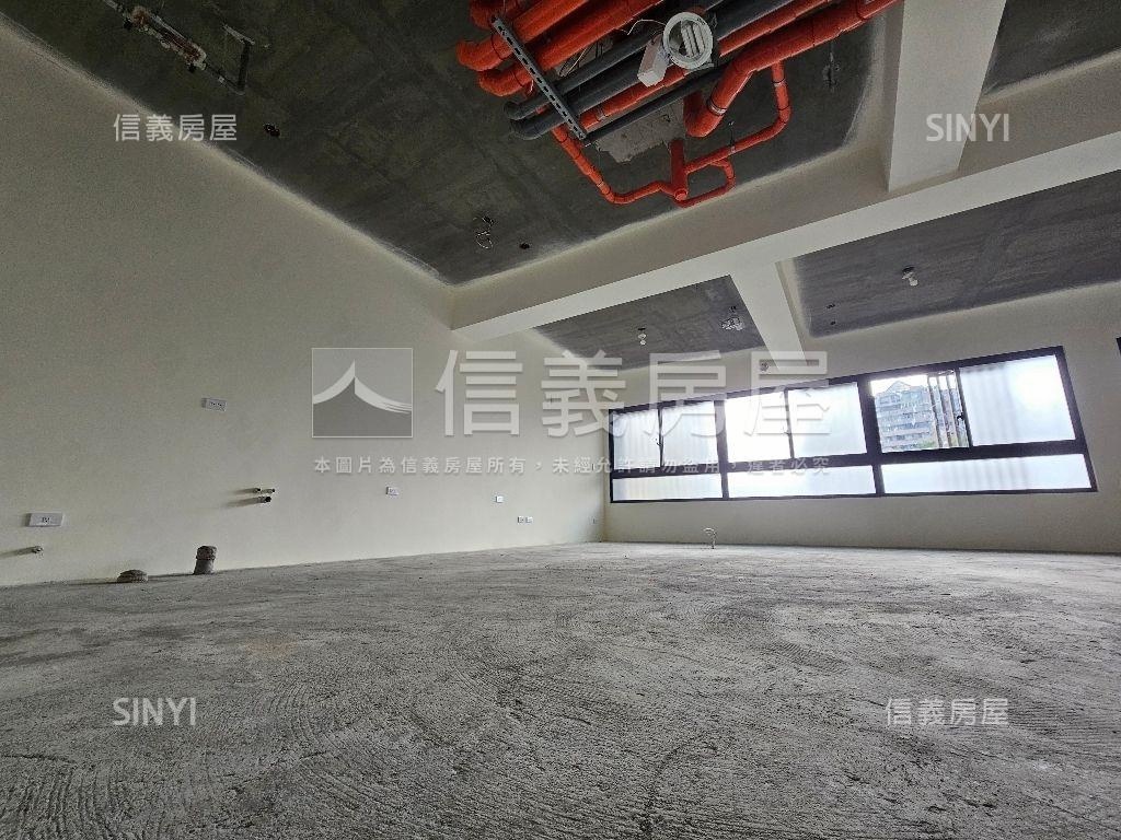 昌平。面寬金店面房屋室內格局與周邊環境