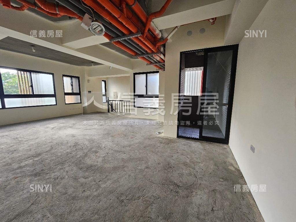 昌平。面寬金店面房屋室內格局與周邊環境