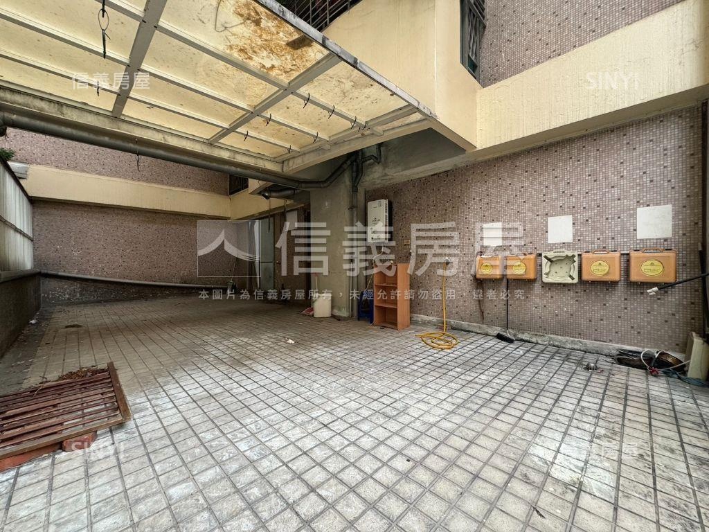 專任中友綠園邸三房露臺戶房屋室內格局與周邊環境