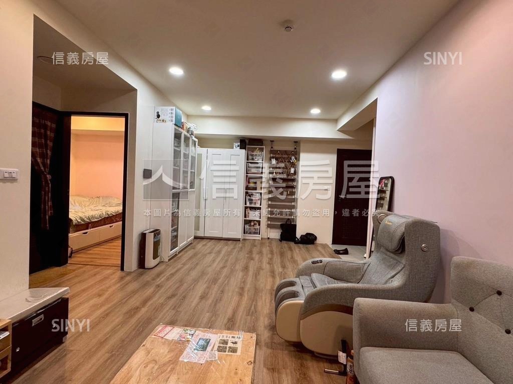 小春日和兩房車位。瑰寶房屋室內格局與周邊環境
