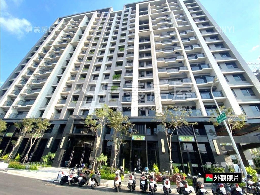 小春日和兩房車位。瑰寶房屋室內格局與周邊環境