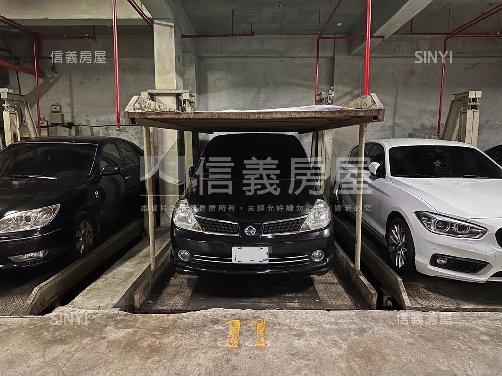 長安街稀有坡道三車位房屋室內格局與周邊環境