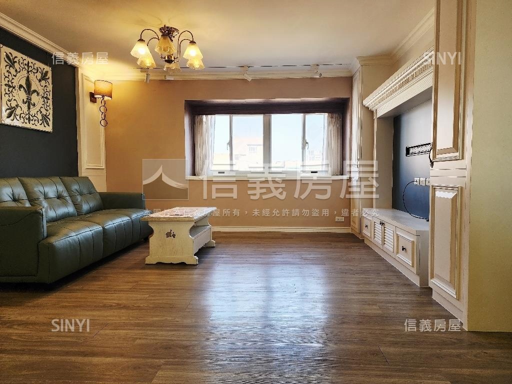 捷運高樓美裝三房房屋室內格局與周邊環境