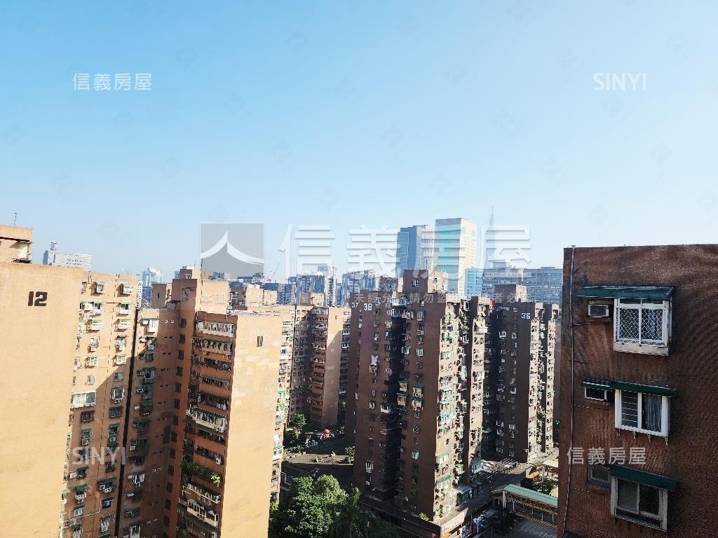 捷運高樓美裝三房房屋室內格局與周邊環境