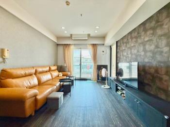 世紀之門三房美妝車位