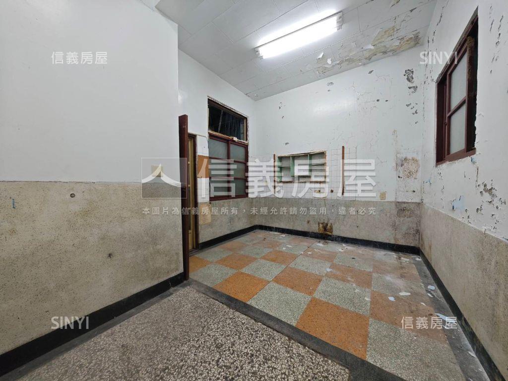 海安路近鯨吞燒大坪透天房屋室內格局與周邊環境