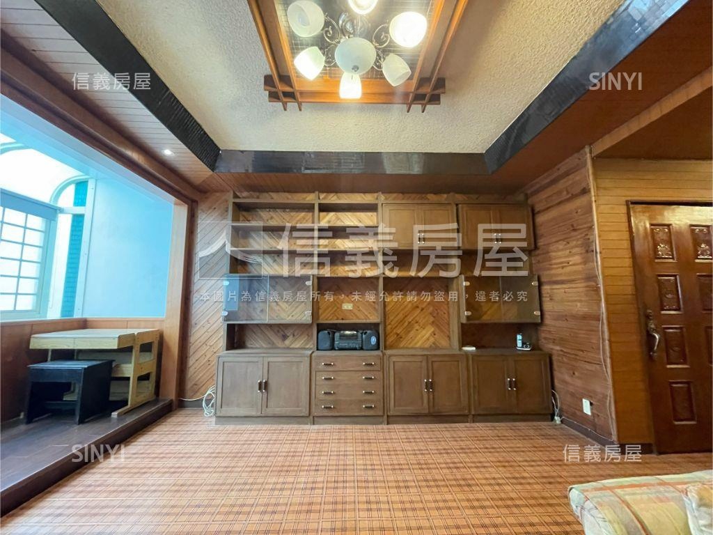 巨城商圈日式三房大空間房屋室內格局與周邊環境
