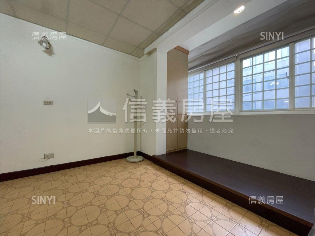 巨城商圈日式三房大空間房屋室內格局與周邊環境