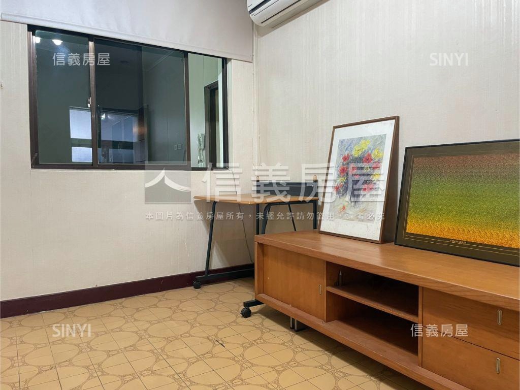 巨城商圈日式三房大空間房屋室內格局與周邊環境